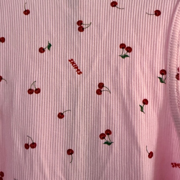 Skims Soft Lounge Logo Cherry Print Tank Top Sz X-Small Split Neck TP-TNK-5198W - Picture 3 of 6